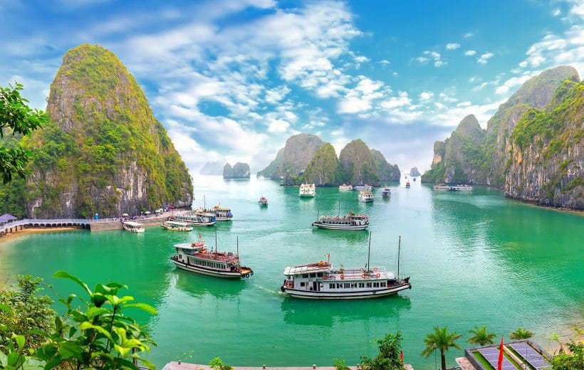 5D4N DISCOVER HANOI โ HALONG OVERNIGHT CRUISE (SIC โ SEAT IN COACH)