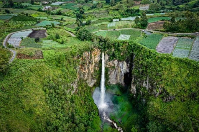 Sipiso-Piso waterfall