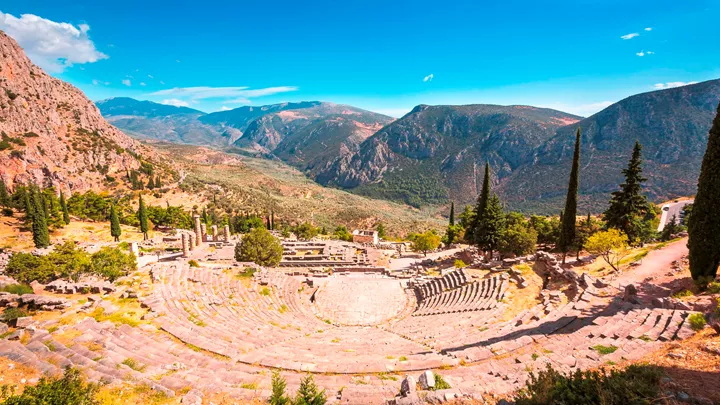 10_ancient-theatre-delphi-greece-17