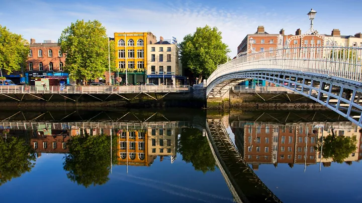 71_ha-penny-bridge-dublin-ireland-15