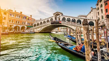 canal-grande-rialto-bridge-venice-italy-1