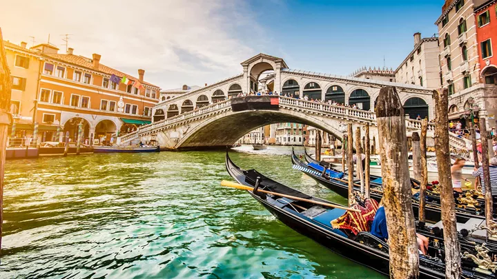 canal-grande-rialto-bridge-venice-italy-3