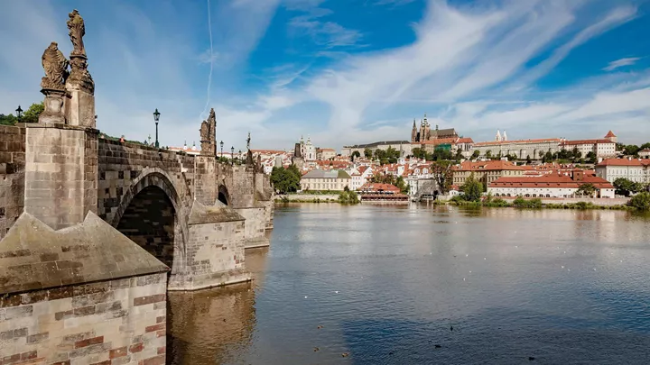 charles-bridge-prague-czech-republic-1