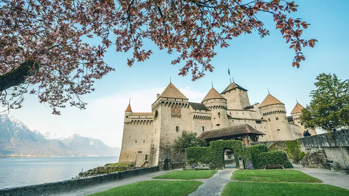 chillon-astle-lake-geneva-switzerland-15