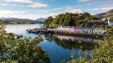 colorful-houses-portree-isle-of-skye-scotland-1