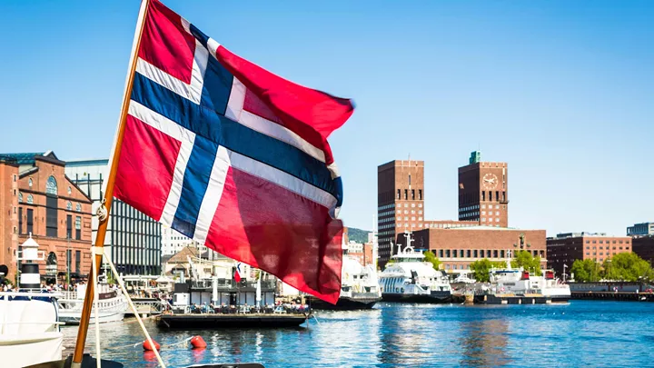 flag-city-hall-marina-oslo-norway-1