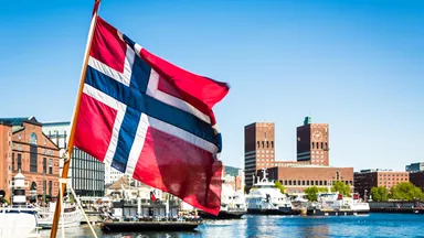 flag-city-hall-marina-oslo-norway-2
