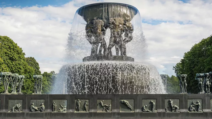 fountain-frogner-park-oslo-norway-1
