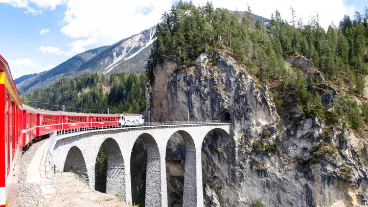 glacier-express-landwasswe-viaduct-switzerland-15