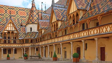 hospices-de-beaune-beaune-france-1