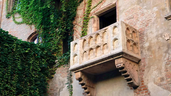 juliets-balcony-verona-italy-1