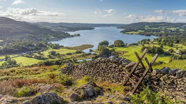 lake-windermere-cumbria-england-1