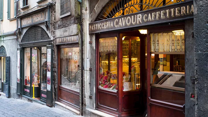 shops-bergamo-italy-1