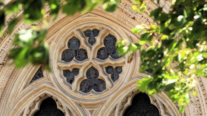 stained-glass-window-york-minster-york-england-1