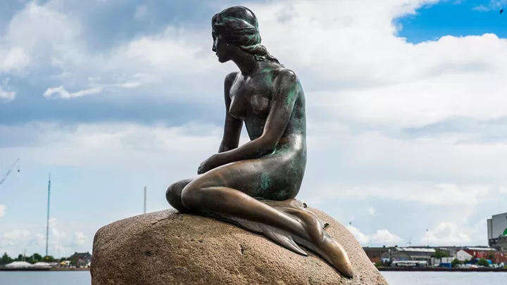statue-little-mermaid-copenhagen-denmark-1