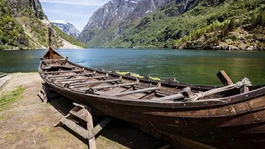 viking-drakkar-sognefjord-norway-2
