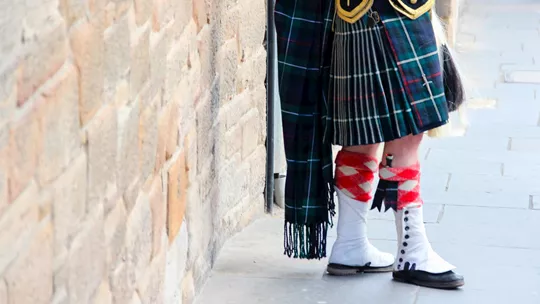bag-piper-edinburgh-scotland-1