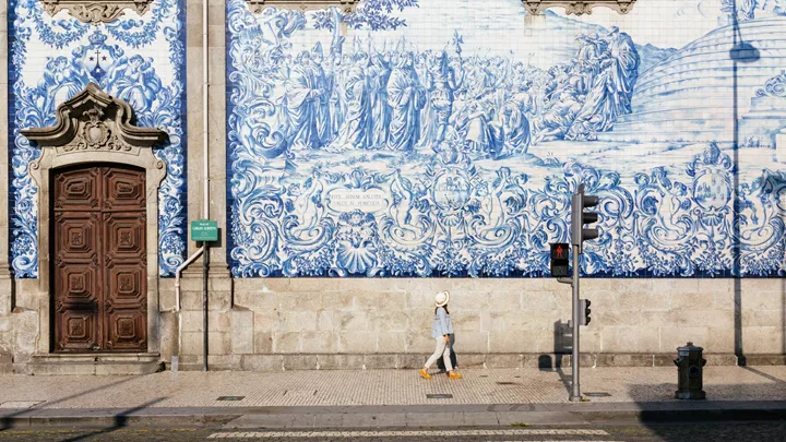 06_azulejos-wall-porto-portugal-1