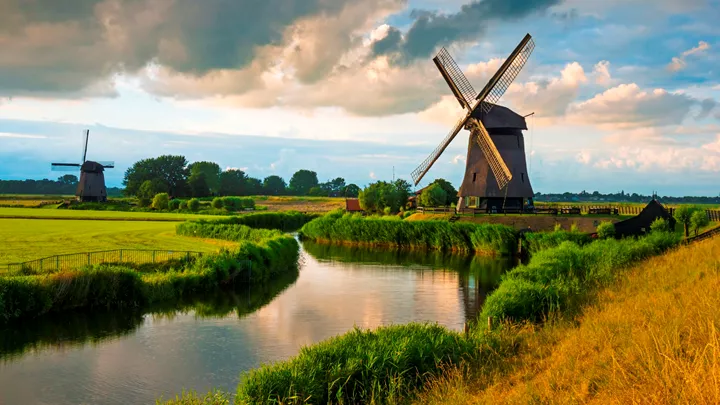 13_dutch-windmill-amsterdam-netherlands-16