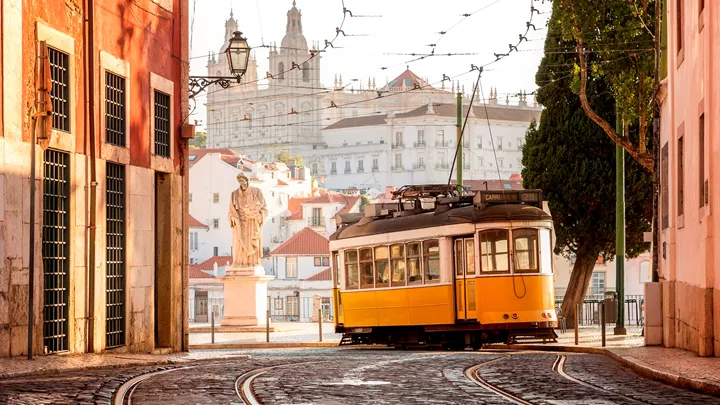 55_tramway-lisbon-portugal-16