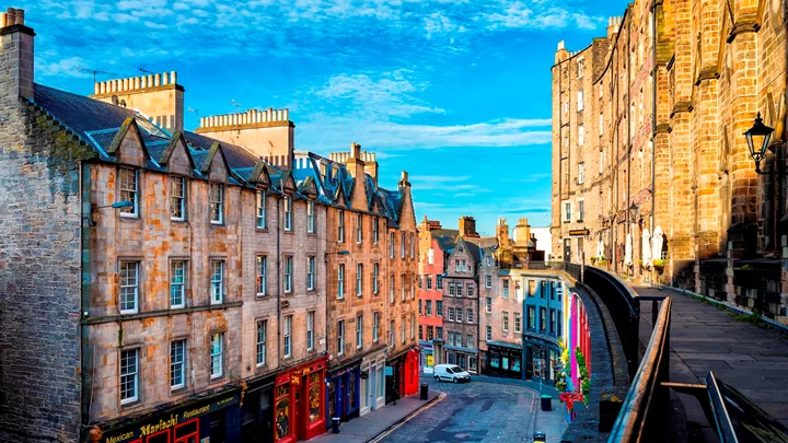 56_old-town-edinburgh-scotland-15