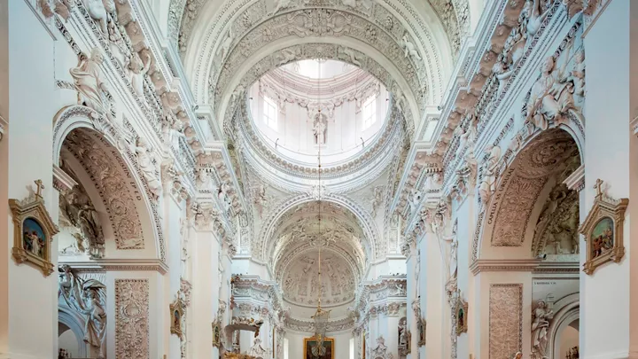 baroque-church-st-peter-st-paul-vilnius-lithuania-1