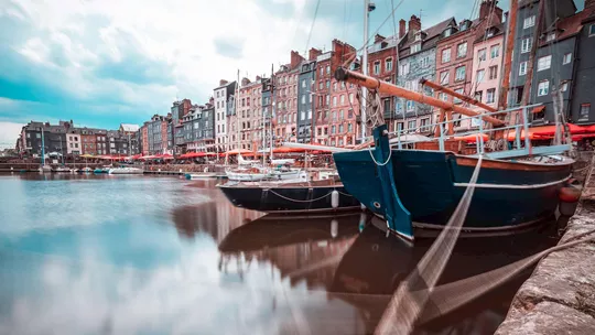 boats-harbor-honfleur-france-1