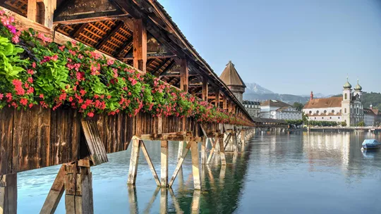 chapel-bridge-lucerne-switzerland-1