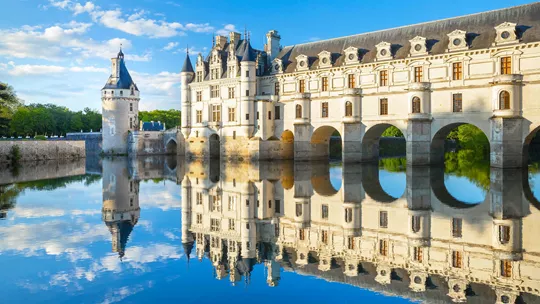 chateau-de-chenonceau-loire-valley-france-1