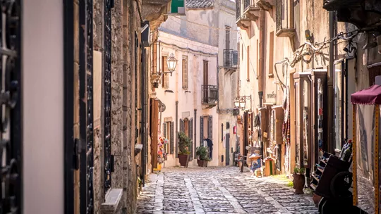 city-street-erice-sicily-italy-1
