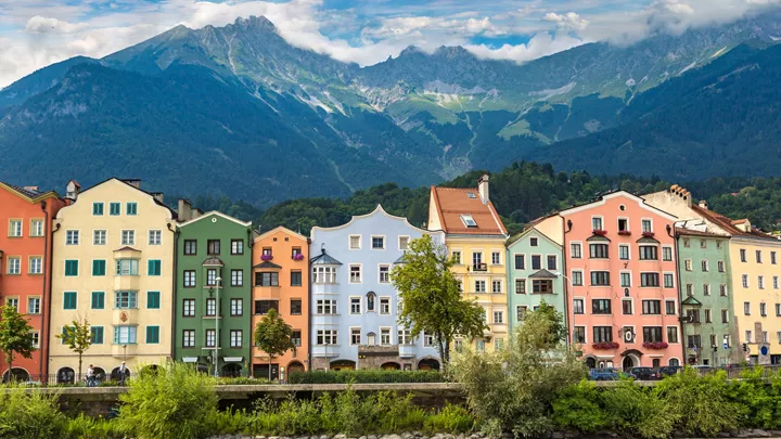 colourful-houses-innsbruck-austria-13
