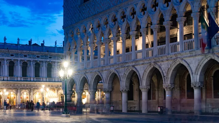doges-palace-venice-italy-14