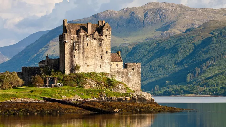 eilean-donan-castle-dornie-scotland-1