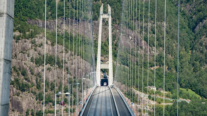 hardanger-bridge-norway-15