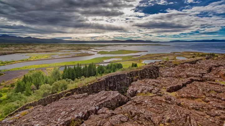monument-thingvellir-national-park-golden-circle-reykjavik-iceland-14