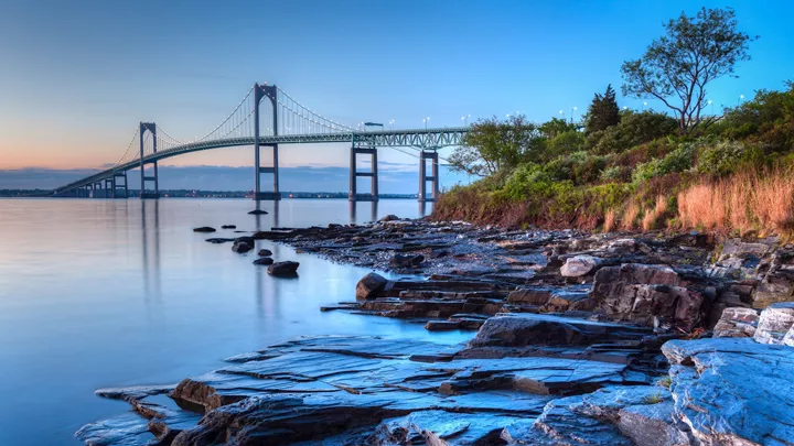 newport-bridge-sunrise-newport-usa-1