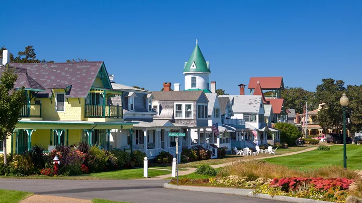 oak-bluffs-marthas-vineyard-usa-1