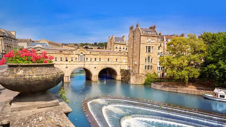 pulteney-bridge-bath-england-13