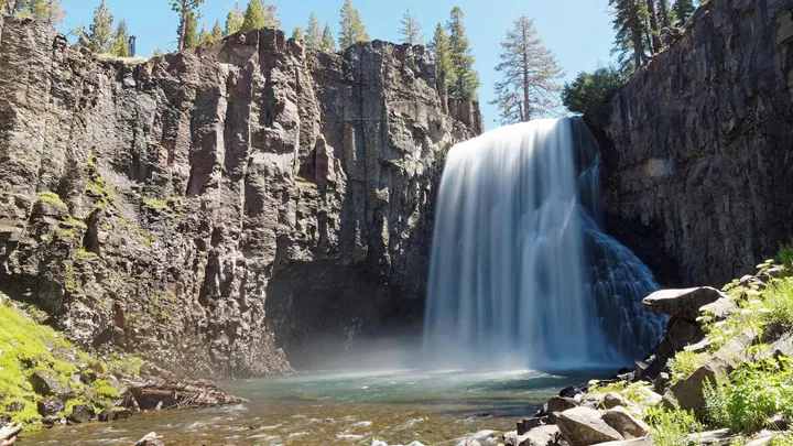 rainbow-falls-mammoth-lake-usa-1