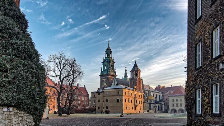royal-archcathedral-basilica-krakow-poland-2