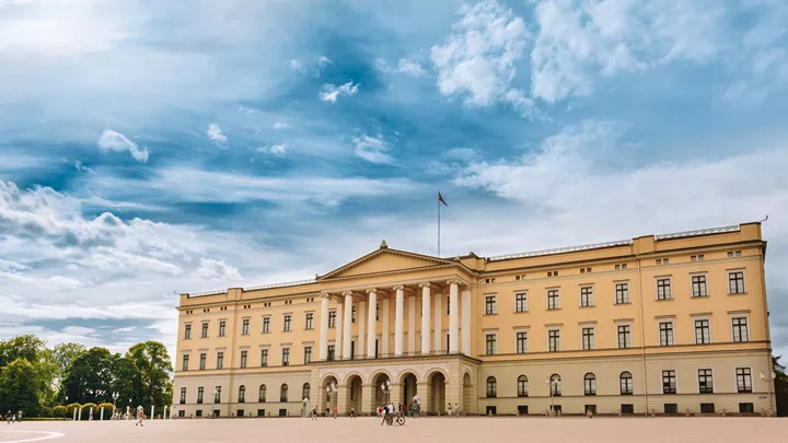 royal-palace-oslo-norway-15