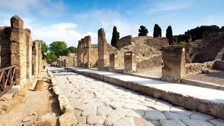 ruins-pompeii-italy-1