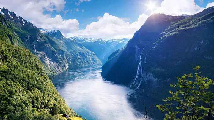 seven-sisters-waterfall-geiranger-norway-1
