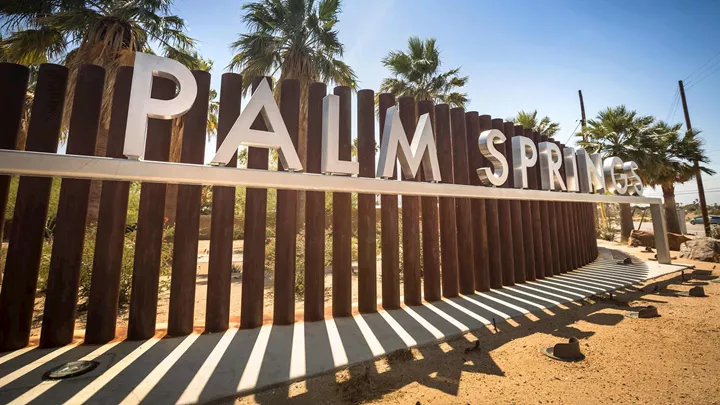 sign-palm-springs-usa-1