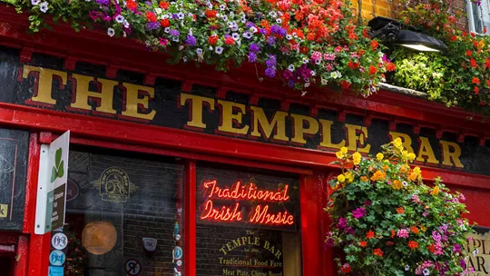 the-temple-bar-pub-dublin-ireland-1