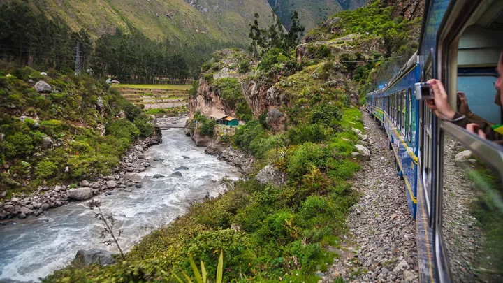 train-cuzco-machu-pichu-peru-13