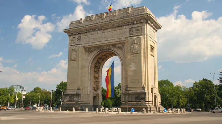 triumphal-arch-bucharest-romania-2
