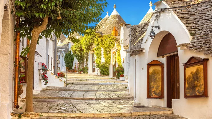 trulli-houses-alberobello-italy-1