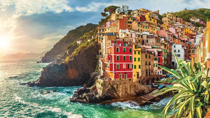 view-houses-cinque-terre-italy-1