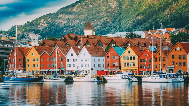 visit-colourful-bergen-norway-1